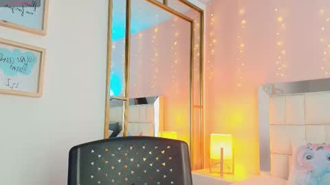 Anahi  online show from 03/15/26, 08:04