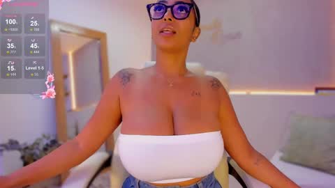 Ana online show from 02/10/25, 01:22