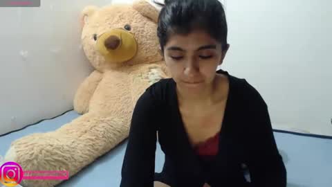 Snapshot of anahibrowns95 chatting on 02/13/25, 03:29 Anahi Browns online show from 02/13/25, 03:29