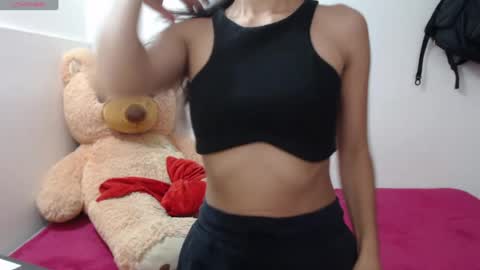 Anahi Browns online show from 06/25/26, 09:08