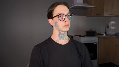 Snapshot of anahori_simon chatting on 12/28/24, 03:15 simon online show from 12/28/24, 03:15