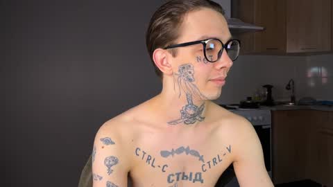 Snapshot of anahori_simon chatting on 12/29/24, 10:23 simon online show from 12/29/24, 10:23