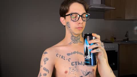 Snapshot of anahori_simon chatting on 12/29/24, 06:27 simon online show from 12/29/24, 06:27