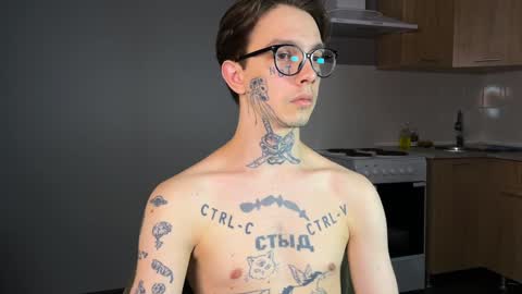 Snapshot of anahori_simon chatting on 12/31/24, 10:01 simon online show from 12/31/24, 10:01