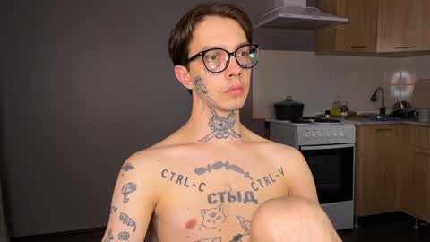 Snapshot of anahori_simon chatting on 01/02/25, 04:56 simon online show from 01/02/25, 04:56