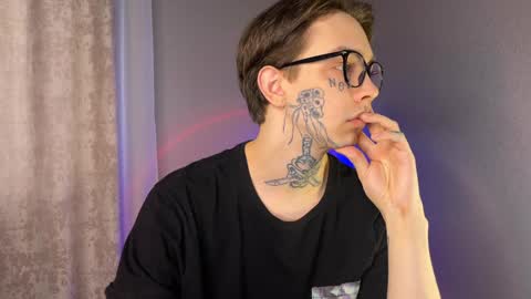 Snapshot of anahori_simon chatting on 01/14/25, 09:45 simon online show from 01/14/25, 09:45