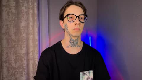 Snapshot of anahori_simon chatting on 01/14/25, 02:32 simon online show from 01/14/25, 02:32