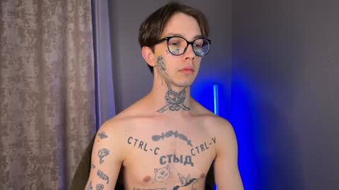 Snapshot of anahori_simon chatting on 01/17/25, 10:01 simon online show from 01/17/25, 10:01