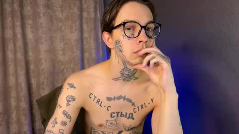 Snapshot of anahori_simon chatting on 02/16/25, 04:21 simon online show from 02/16/25, 04:21