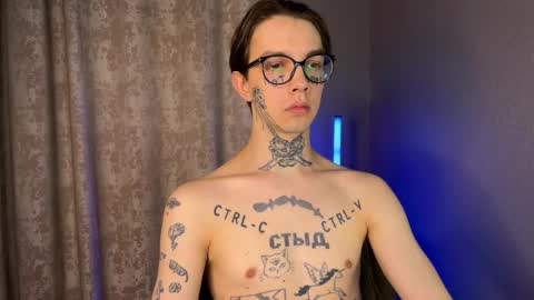 Snapshot of anahori_simon chatting on 02/20/25, 08:36 simon online show from 02/20/25, 08:36