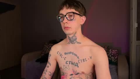 Snapshot of anahori_simon chatting on 09/11/25, 07:47 simon online show from 09/11/25, 07:47