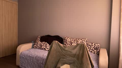 Snapshot of anahori_simon chatting on 09/13/25, 12:05 simon online show from 09/13/25, 12:05