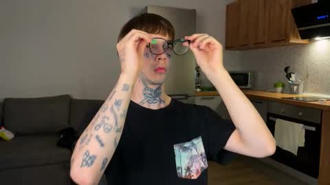 Snapshot of anahori_simon chatting on 10/09/25, 10:52 simon online show from 10/09/25, 10:52