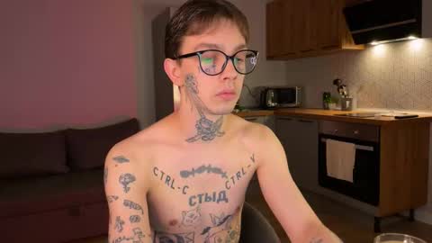 Snapshot of anahori_simon chatting on 10/10/25, 11:59 simon online show from 10/10/25, 11:59