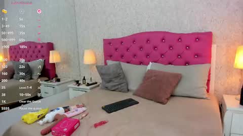 Snapshot of anais_espinosa chatting on 06/27/26, 07:30 Anais online show from 06/27/26, 07:30