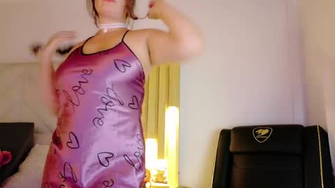 Snapshot of anaise_latif chatting on 05/15/26, 11:17 Anaise online show from 05/15/26, 11:17