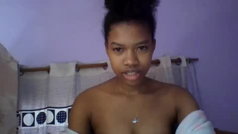 Snapshot of anaissa23 chatting on 08/04/26, 07:00 anaissa23 online show from 08/04/26, 07:00