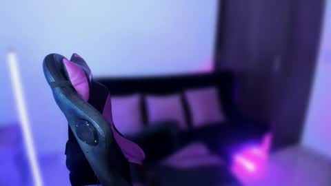      help me to get 100 thumps up  online show from 01/05/25, 01:45