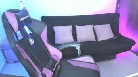      help me to get 100 thumps up  online show from 02/13/25, 08:17