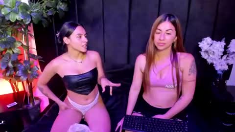 Snapshot of anales_deep_69 chatting on 06/11/26, 05:44 AbbyAndAntonela online show from 06/11/26, 05:44