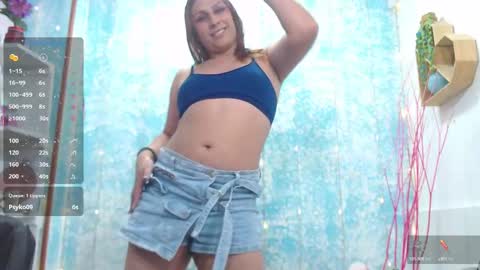 Snapshot of analia_01 chatting on 09/23/25, 12:30 Analia online show from 09/23/25, 12:30