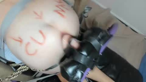 Snapshot of analmagician chatting on 01/01/25, 10:46 analmagician online show from 01/01/25, 10:46