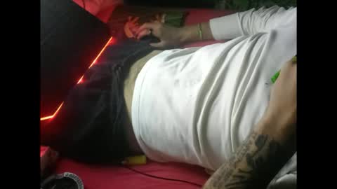 Snapshot of analog_sun_23 chatting on 10/27/25, 12:47 analog_sun_23 online show from 10/27/25, 12:47