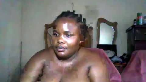 Snapshot of analslut1987 chatting on 02/06/25, 03:52 analslut1987 online show from 02/06/25, 03:52