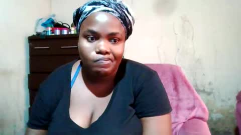 Snapshot of analslut1987 chatting on 11/17/25, 06:08 analslut1987 online show from 11/17/25, 06:08