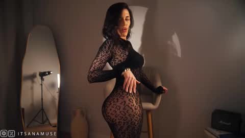 Snapshot of anamuse chatting on 11/04/25, 09:47 Ana online show from 11/04/25, 09:47