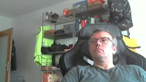 Snapshot of anarchox chatting on 04/27/26, 08:23 Andi online show from 04/27/26, 08:23