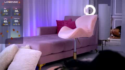 Snapshot of anarhodes chatting on 10/06/25, 09:23 Anna online show from 10/06/25, 09:23