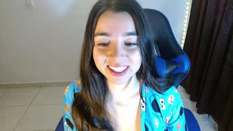 Snapshot of anarosse__ chatting on 12/07/24, 11:18 ana 3 online show from 12/07/24, 11:18