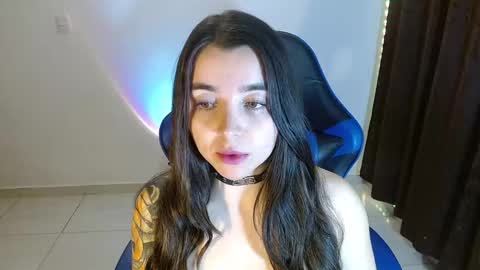 Snapshot of anarosse__ chatting on 12/13/24, 12:20 ana 3 online show from 12/13/24, 12:20