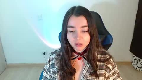 Snapshot of anarosse__ chatting on 02/12/25, 05:15 ana 3 online show from 02/12/25, 05:15