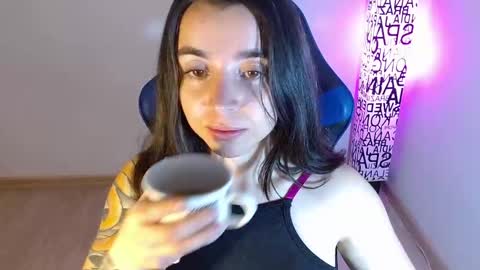 Snapshot of anarosse__ chatting on 10/15/25, 02:55 ana 3 online show from 10/15/25, 02:55