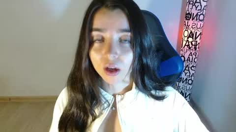 Snapshot of anarosse__ chatting on 04/19/26, 02:22 ana 3 online show from 04/19/26, 02:22