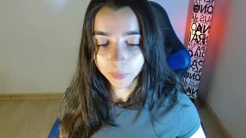 Snapshot of anarosse__ chatting on 04/22/26, 01:52 ana 3 online show from 04/22/26, 01:52