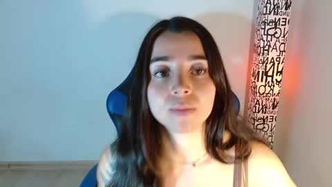 Snapshot of anarosse__ chatting on 05/19/26, 12:38 ana 3 online show from 05/19/26, 12:38
