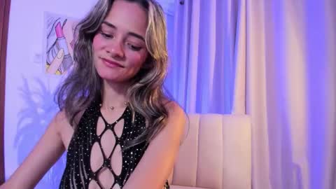 Snapshot of anaskinny chatting on 11/07/25, 07:36 Ana online show from 11/07/25, 07:36