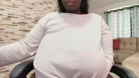 Snapshot of anaspencerx chatting on 01/07/25, 02:51 ana  online show from 01/07/25, 02:51