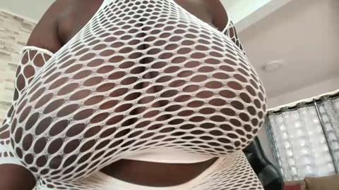 Snapshot of anaspencerx chatting on 02/06/25, 01:43 ana  online show from 02/06/25, 01:43