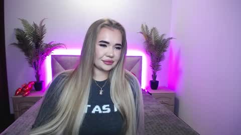 Snapshot of anastacyyellig chatting on 10/09/25, 01:25 anastacyyellig online show from 10/09/25, 01:25