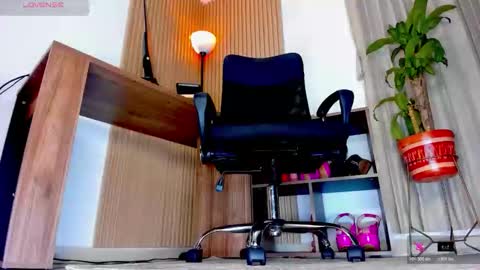 anastasia_snape online show from 10/31/25, 10:49