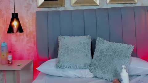 Mia online show from 02/17/25, 10:47