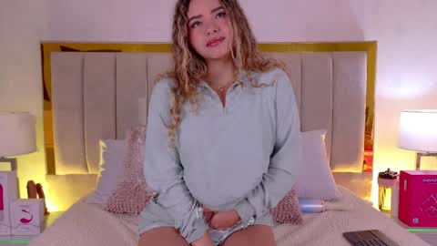 Snapshot of anastasia_steelegb chatting on 04/07/26, 12:27 Mia online show from 04/07/26, 12:27