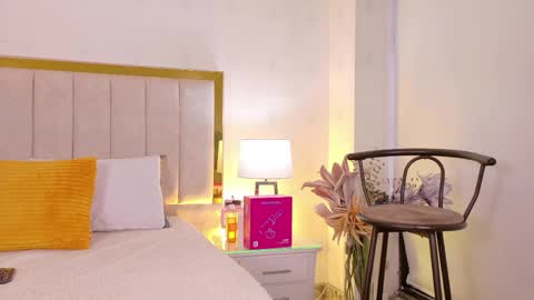 Snapshot of anastasia_steelegb chatting on 04/11/26, 12:09 Mia online show from 04/11/26, 12:09