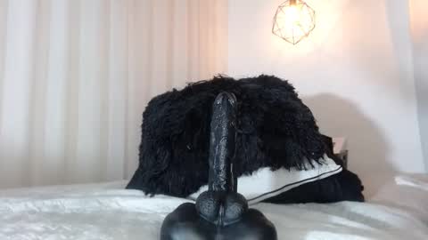 Anna .. online show from 02/06/25, 09:32