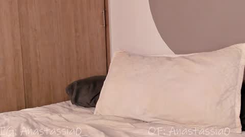 Anastassia online show from 02/11/25, 06:08