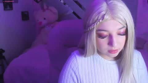 Snapshot of anavelvet chatting on 10/16/25, 03:02 Ana online show from 10/16/25, 03:02